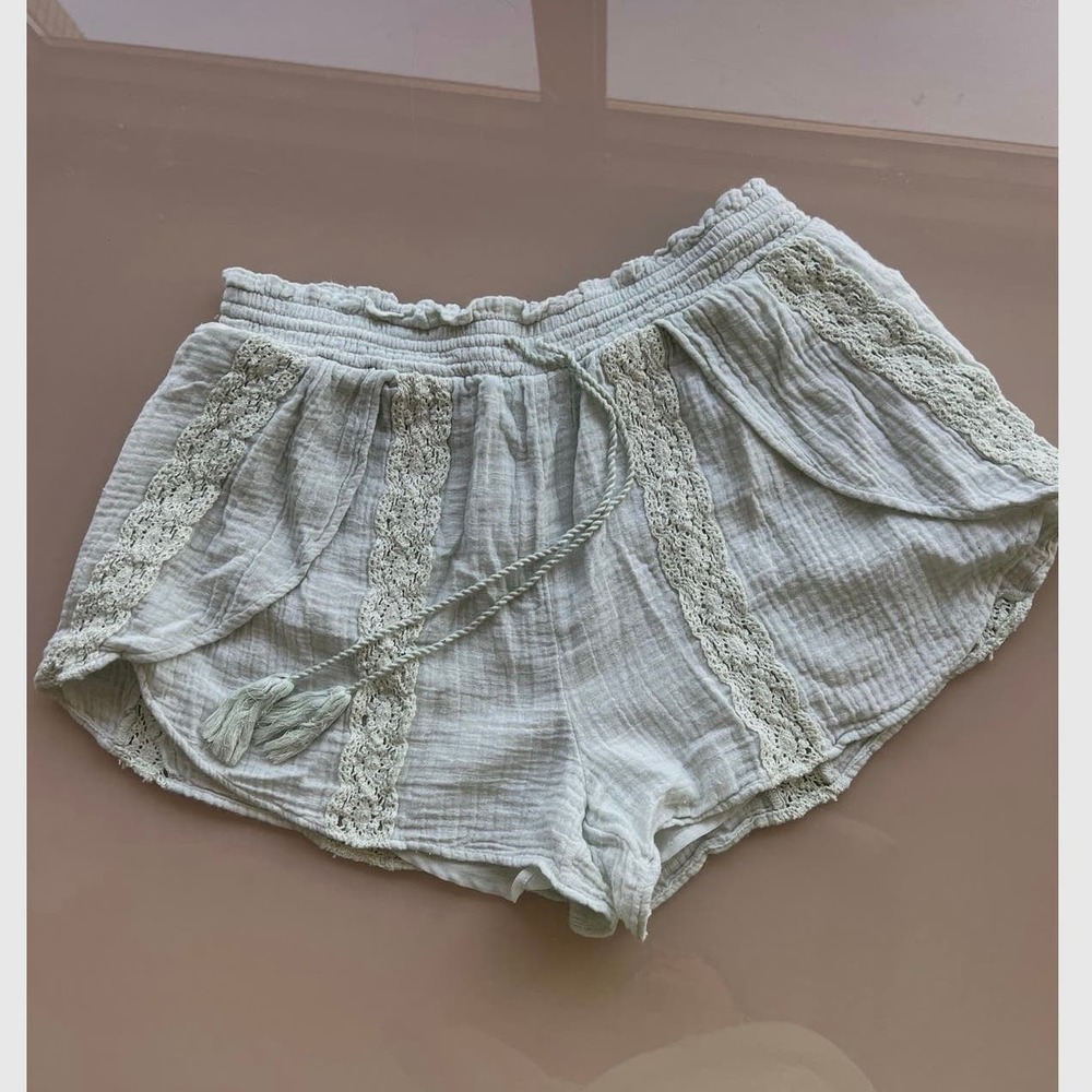 American Eagle Outfitters short size M  100% cotton
